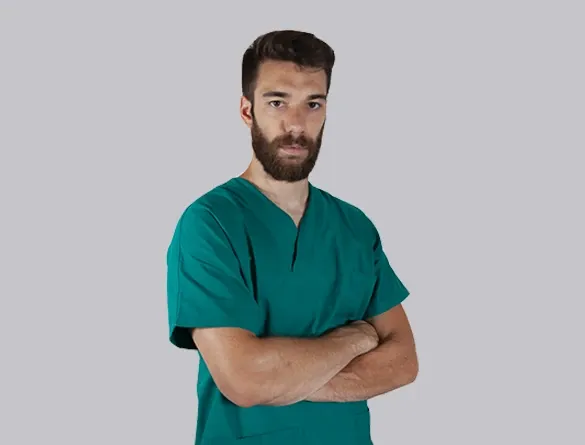 Ritratto di Lorenzo Marzagalli in divisa da fisioterapista